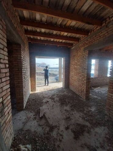 Дома: Хонаи фуруши дар Хисор 2 этажа, 3 подвал, 6 дар хона. (4 та спальни, 2 — 10