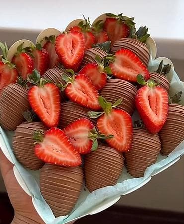 Свежая клубника в шоколаде