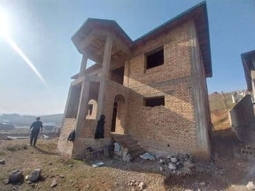 Дома: Хонаи фуруши дар Хисор 2 этажа, 3 подвал, 6 дар хона. (4 та спальни, 2 — 17